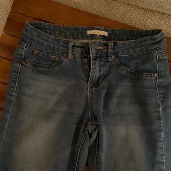 Girls jeans non distressed - Picture 1 of 4